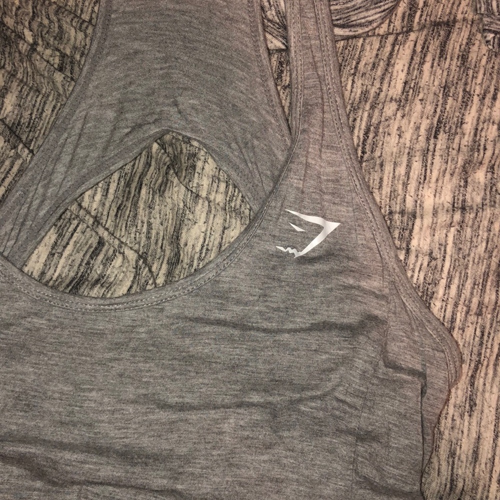 cute gymshark tank with key hole in the back